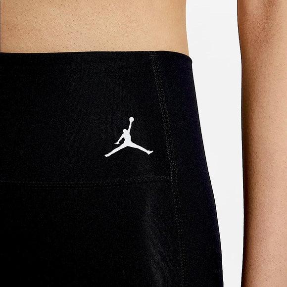 Jordan Utility Women's Bike Shorts Mid-Rise