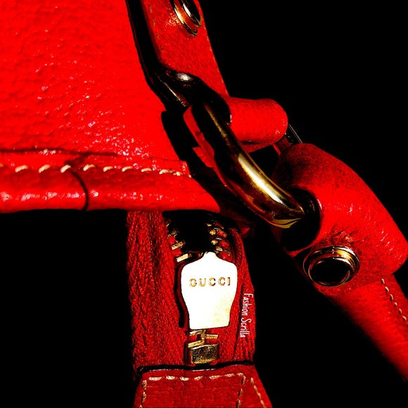 Vintage Gucci Red Leather Rolled Handle Shoulder Bag