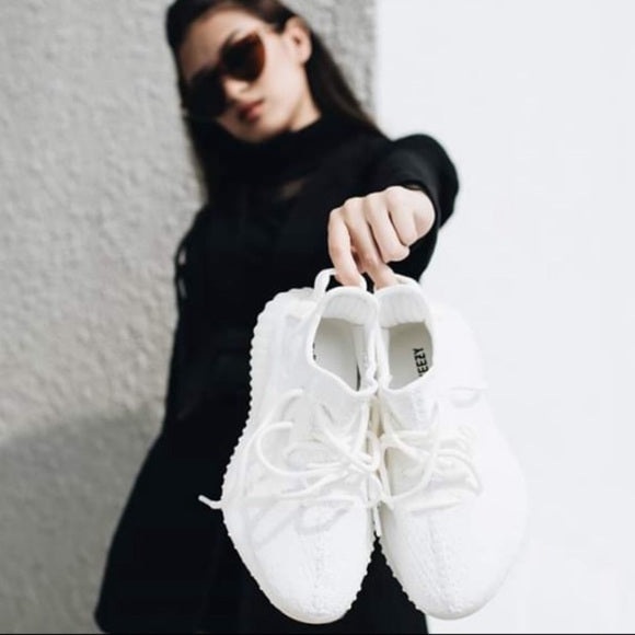 Yeezy 350 V2 Triple White Adidas Sneakers