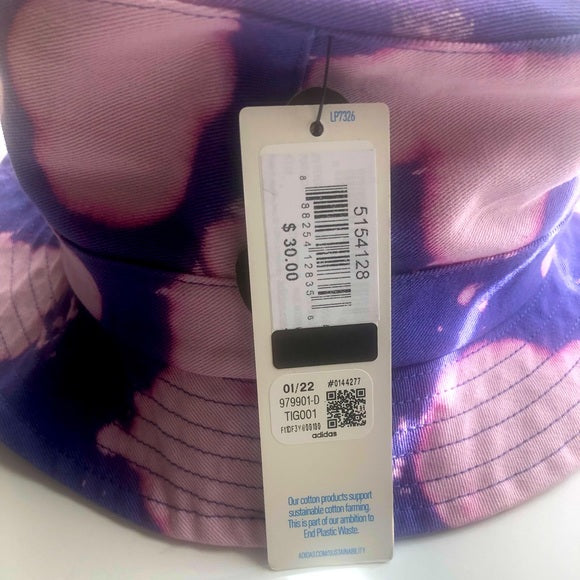 Reverse Tie-Dye Purple Pink White Heart Bucket Hat